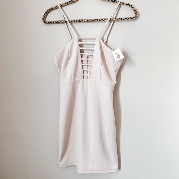 Forever 21 Dresses & Skirts - NWT Forever 21 nude caged neck strappy bodycon mini dress